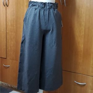 LuLulemon cropped pants
